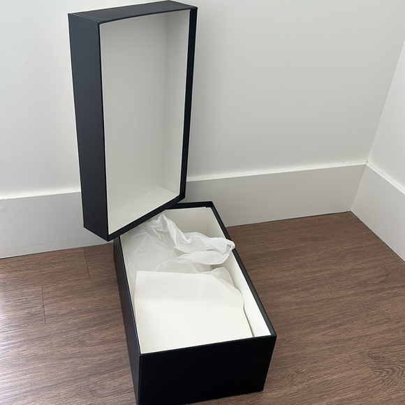 Gucci empty shoe box - Picture 5 of 5